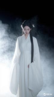 未婚夫女兄弟做AI婚紗照後，我讓他們悔瘋