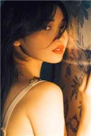 住手機裡幫男友查案很正常吧？