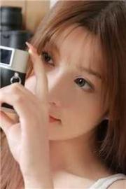 作精奶奶隻配戴銀手鐲