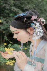 為了拯救女配,他將我送給綁匪