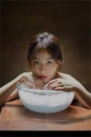 大佬白月光被賣到非洲挖礦後