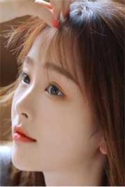 竹馬未婚夫把我視為拍賣品，死對頭卻點天燈